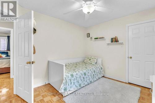 27 Putnam Drive, Brampton, ON - Indoor Photo Showing Bedroom