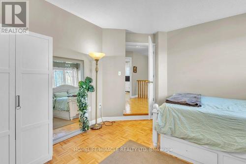 27 Putnam Drive, Brampton, ON - Indoor Photo Showing Bedroom