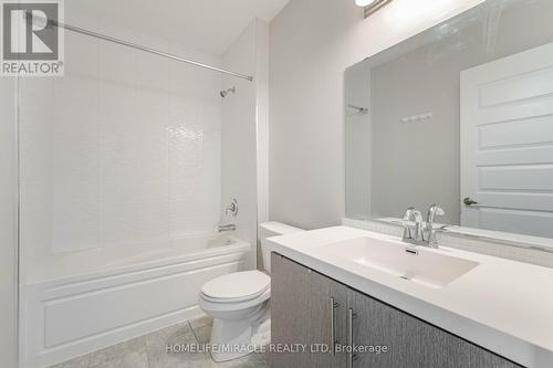 625 - 128 Grovewood Common, Oakville, ON - Indoor Photo Showing Bathroom