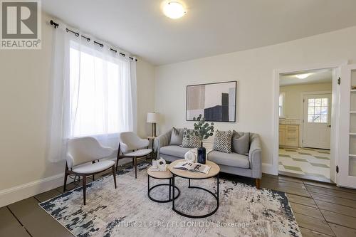 55 Frederick Street S, Halton Hills, ON - Indoor Photo Showing Living Room