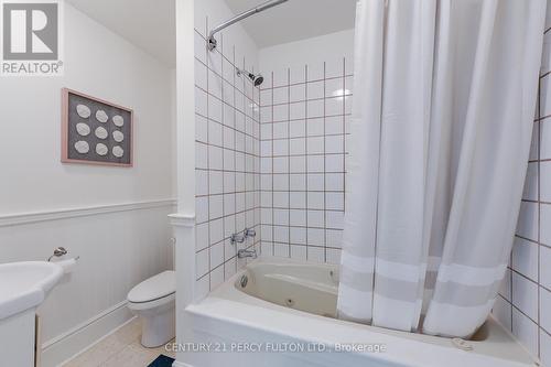 55 Frederick Street S, Halton Hills, ON - Indoor Photo Showing Bathroom