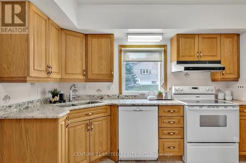 1033 Scollard Road, Smith-Ennismore-Lakefield, ON - Indoor Photo Showing Kitchen With Double Sink