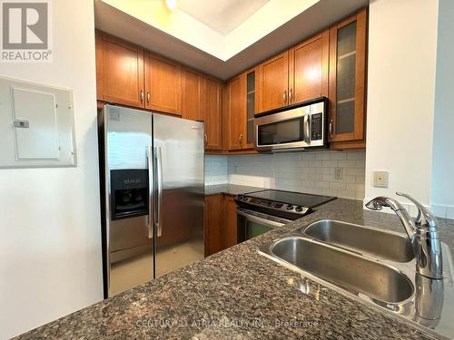 1006 - 18 Holmes Avenue, Toronto, ON - Indoor Photo Showing Kitchen With Double Sink