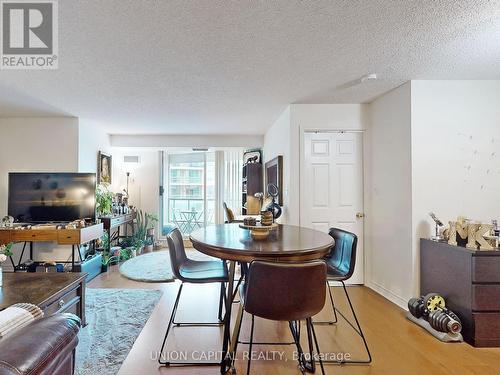 2209 - 7 Lorraine Drive, Toronto, ON - Indoor Photo Showing Other Room