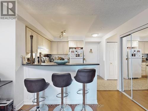 2209 - 7 Lorraine Drive, Toronto, ON - Indoor Photo Showing Kitchen