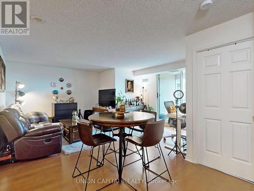 2209 - 7 Lorraine Drive, Toronto, ON - Indoor Photo Showing Other Room