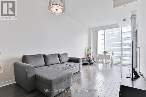 4408 - 295 Adelaide Street W, Toronto, ON - Indoor Photo Showing Living Room