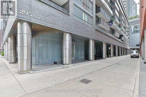 4408 - 295 Adelaide Street W, Toronto, ON - Outdoor