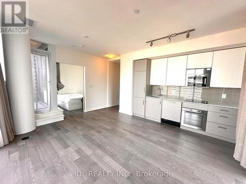 1801 - 17 Dundonald Street, Toronto, ON - Indoor Photo Showing Kitchen