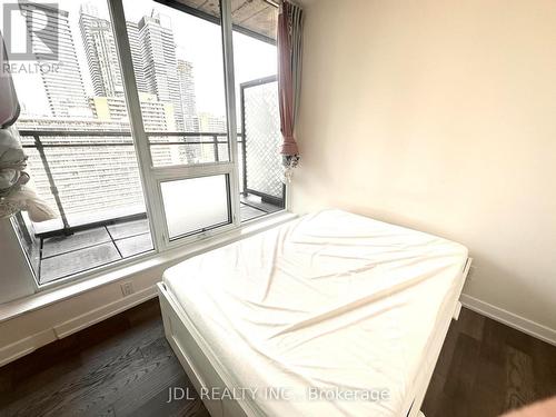 1801 - 17 Dundonald Street, Toronto, ON - Indoor Photo Showing Bedroom