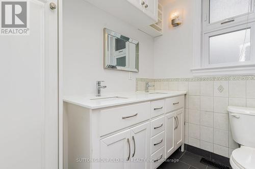 347 Gladstone Avenue, Toronto, ON - Indoor Photo Showing Bathroom