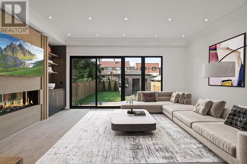 44 Donegall Drive, Toronto, ON - Indoor Photo Showing Living Room