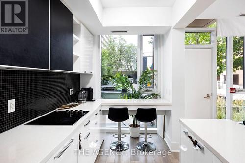 106 - 32 Davenport Road, Toronto, ON - Indoor Photo Showing Kitchen