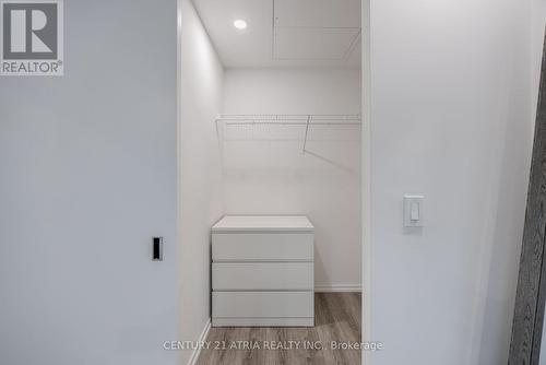 642 - 8 Hillsdale Avenue, Toronto, ON - Indoor