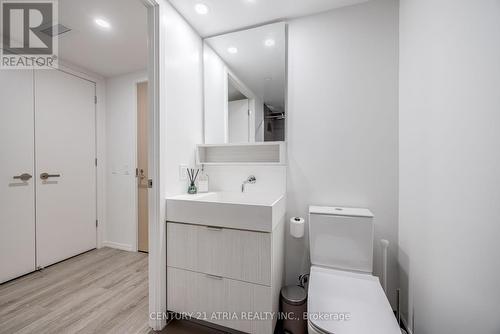 642 - 8 Hillsdale Avenue, Toronto, ON - Indoor Photo Showing Other Room