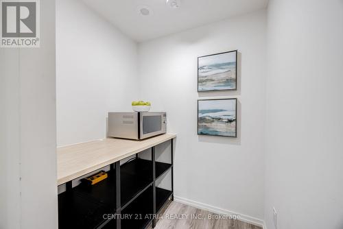 642 - 8 Hillsdale Avenue, Toronto, ON - Indoor Photo Showing Other Room