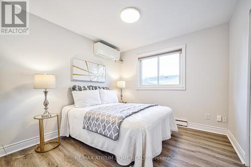 18 Castle Hill Drive, Toronto, ON - Indoor Photo Showing Bedroom