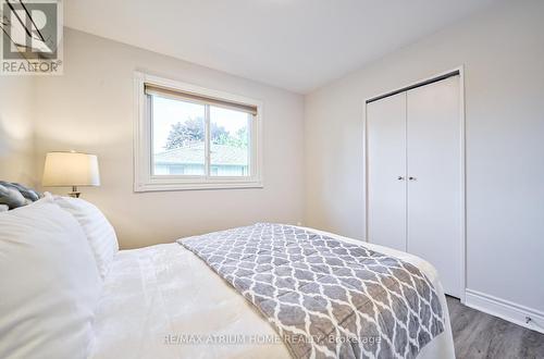 18 Castle Hill Drive, Toronto, ON - Indoor Photo Showing Bedroom