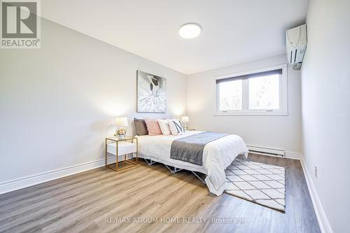 18 Castle Hill Drive, Toronto, ON - Indoor Photo Showing Bedroom