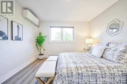 18 Castle Hill Drive, Toronto, ON - Indoor Photo Showing Bedroom