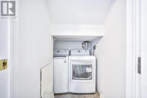 18 Castle Hill Drive, Toronto, ON - Indoor Photo Showing Laundry Room