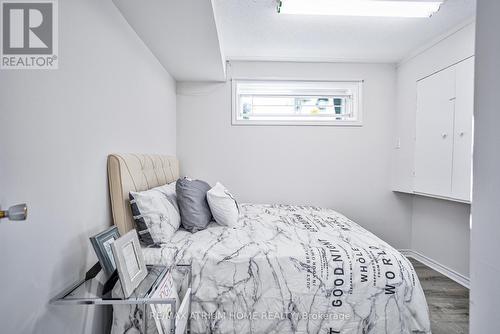 18 Castle Hill Drive, Toronto, ON - Indoor Photo Showing Bedroom