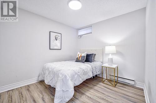 18 Castle Hill Drive, Toronto, ON - Indoor Photo Showing Bedroom