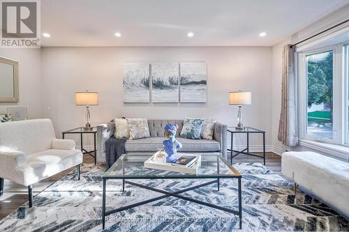 18 Castle Hill Drive, Toronto, ON - Indoor Photo Showing Living Room