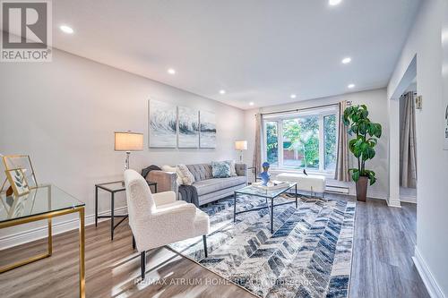 18 Castle Hill Drive, Toronto, ON - Indoor Photo Showing Living Room