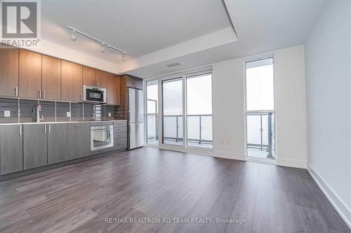 1502 - 2550 Simcoe Street, Oshawa, ON - Indoor Photo Showing Kitchen