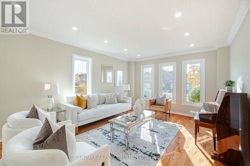 30 Wickens Crescent, Ajax, ON - Indoor Photo Showing Living Room