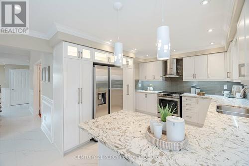 30 Wickens Crescent, Ajax, ON - Indoor Photo Showing Kitchen With Upgraded Kitchen