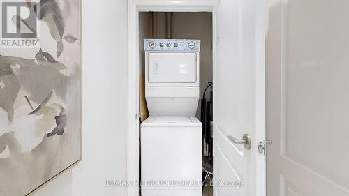 619 - 44 Bond Street W, Oshawa, ON - Indoor Photo Showing Laundry Room