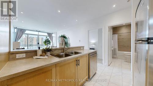 619 - 44 Bond Street W, Oshawa, ON - Indoor Photo Showing Kitchen With Double Sink