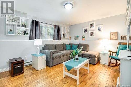 21 Katie Avenue, Douglas, NB - Indoor Photo Showing Living Room