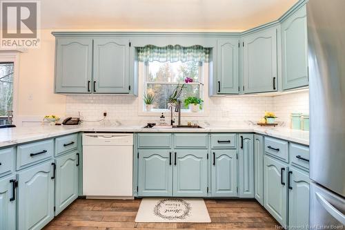 21 Katie Avenue, Douglas, NB - Indoor Photo Showing Kitchen