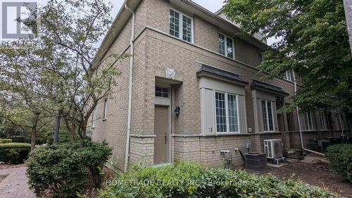 72 - 23 Observatory Lane, Richmond Hill, ON - Outdoor