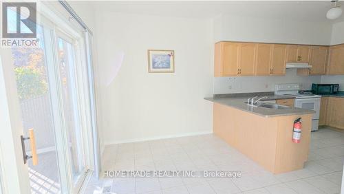 72 - 23 Observatory Lane, Richmond Hill, ON - Indoor Photo Showing Kitchen With Double Sink