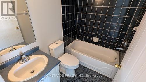 72 - 23 Observatory Lane, Richmond Hill, ON - Indoor Photo Showing Bathroom