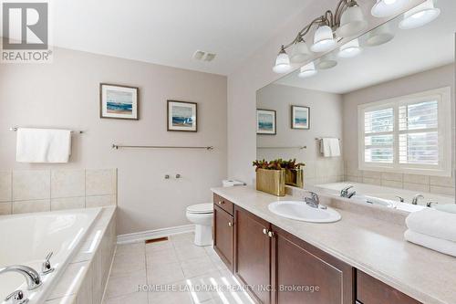 1061 Warby Trail N, Newmarket, ON - Indoor Photo Showing Bathroom