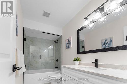 235 Britannia Avenue, Bradford West Gwillimbury, ON - Indoor Photo Showing Bathroom