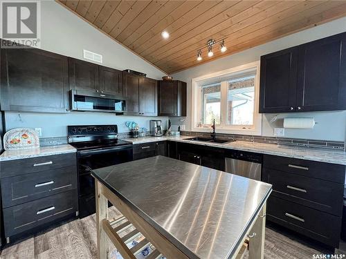 4 Panther Parkway, Candle Lake, SK - Indoor Photo Showing Kitchen