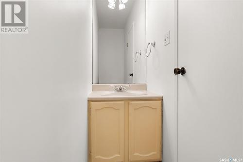 5106 10Th Avenue, Regina, SK - Indoor Photo Showing Bathroom