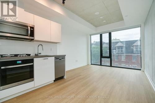 501 - 195 Mccaul Street, Toronto, ON - Indoor Photo Showing Kitchen