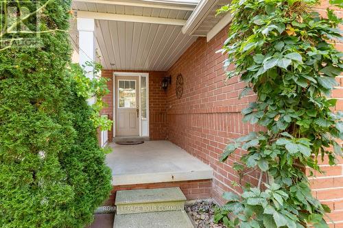 21 Baywell Crescent, Aurora, ON - Outdoor