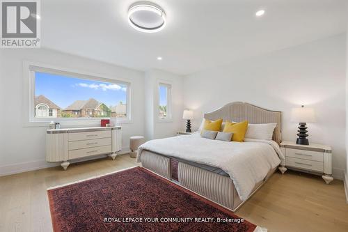 443 Silken Laumann Drive, Newmarket, ON - Indoor Photo Showing Bedroom