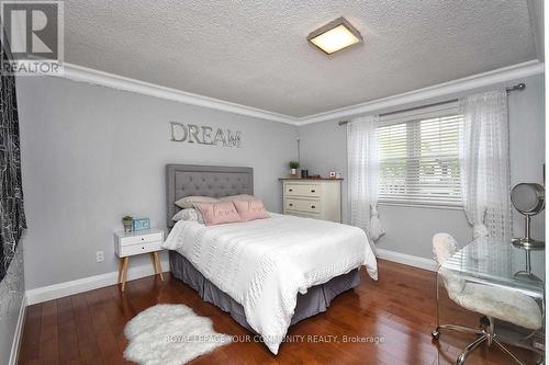 202 Willowridge Court, Oakville, ON - Indoor Photo Showing Bedroom