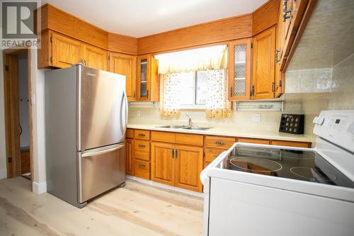 44 Hugill St, Sault Ste. Marie, ON - Indoor Photo Showing Kitchen With Double Sink