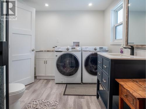 1005 95 Avenue, Dawson Creek, BC - Indoor Photo Showing Laundry Room