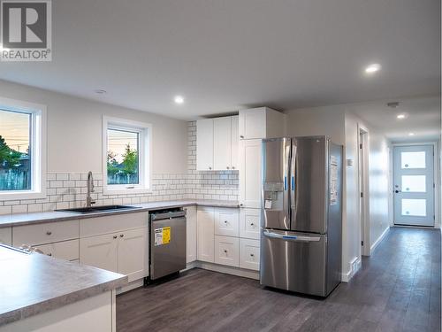 1005 95 Avenue, Dawson Creek, BC - Indoor Photo Showing Kitchen With Stainless Steel Kitchen